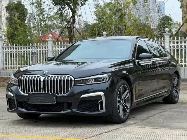 Фотография автомобиля — BMW 7 Series