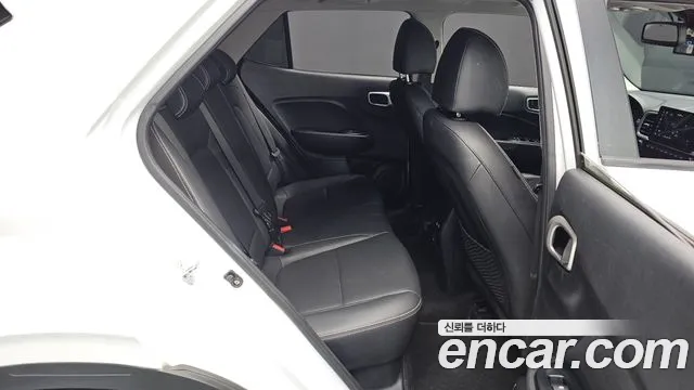 Hyundai Venue — Фото автомобиля 11