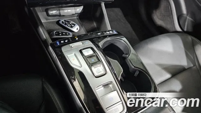 Hyundai Tucson Tucson (NX4) Дизель 2.0 2WD — Фото автомобиля 2