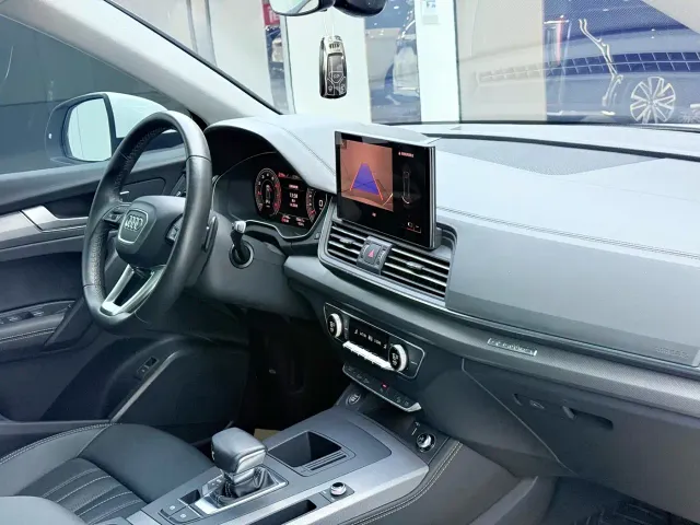 Audi Q5L — Фото автомобиля 6