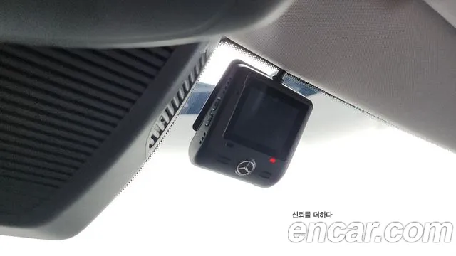 Mercedes-Benz E-Class — Фото автомобиля 25