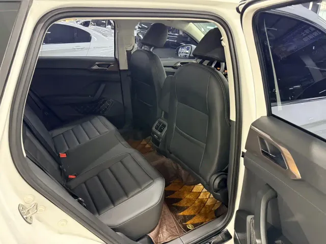 Volkswagen Tharu — Фото автомобиля 12