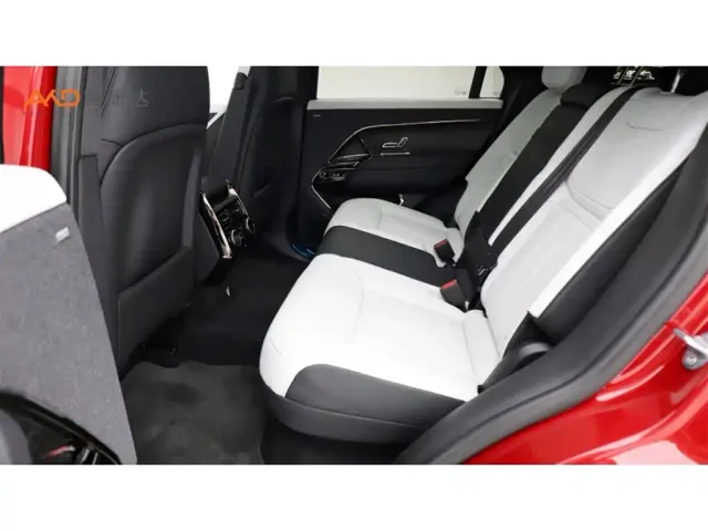 Land Rover Range Rover Sport — Фото автомобиля 7