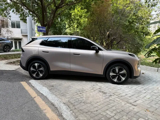 Changan Qiyuan Q05 — Фото автомобиля 4