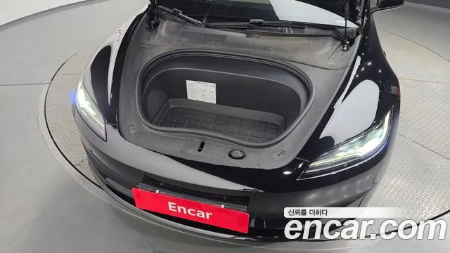 Tesla Model 3 — Фото автомобиля 6