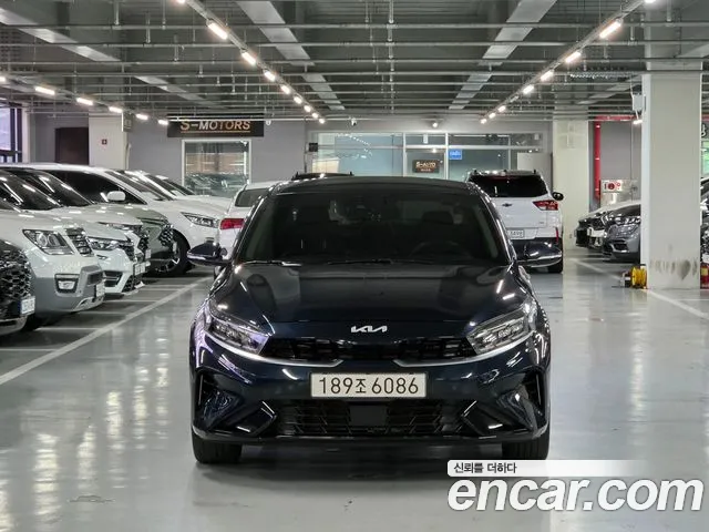 Фотография автомобиля — Kia K3 Generation 2