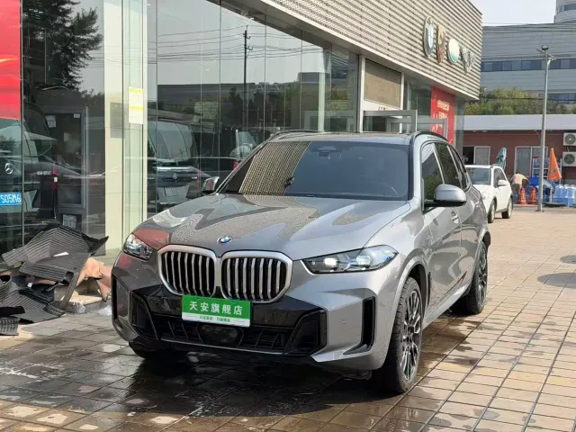 Фотография автомобиля — BMW X5