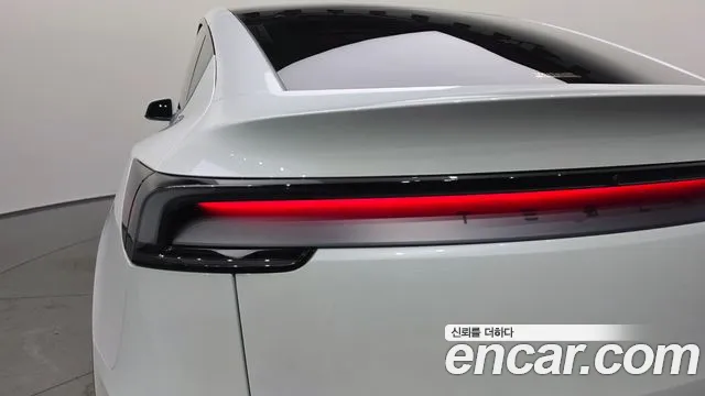 Tesla Model Y — Фото автомобиля 6