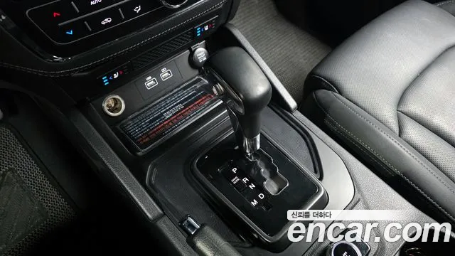 KG_Mobility_Ssangyong Rexton Новый Rexton Sport Khan Дизель 2.2 4WD — Фото автомобиля 9