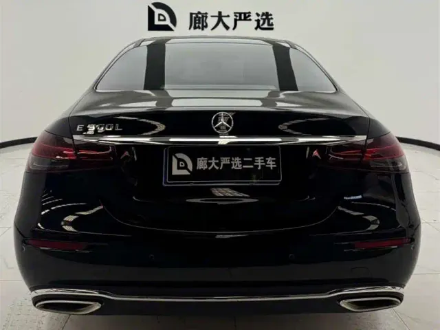 Mercedes-Benz E-Class — Фото автомобиля 4