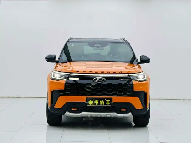 Ford Explorer — Фото автомобиля 2