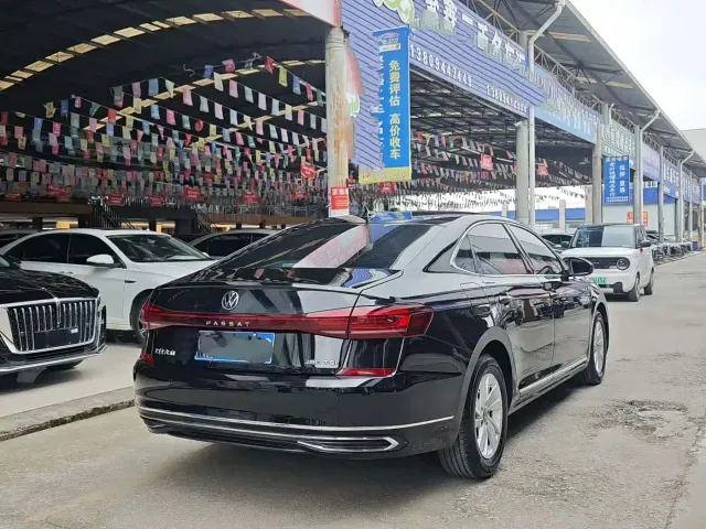 Volkswagen Passat — Фото автомобиля 9