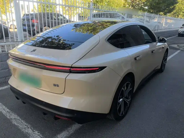Nio ET5 — Фото автомобиля 6