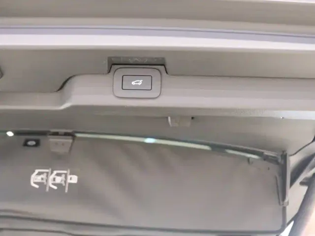 Land Rover Discovery — Фото автомобиля 22