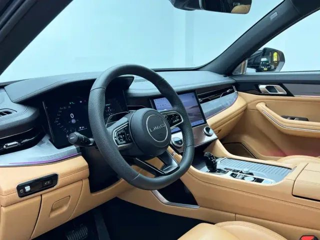 Lynk & Co 09 — Фото автомобиля 14