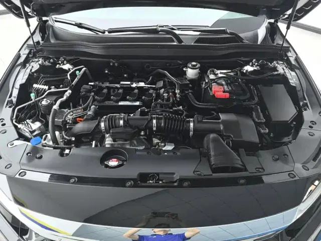 Honda Accord — Фото автомобиля 10