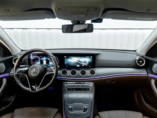 Mercedes-Benz E-Class — Фото автомобиля 15