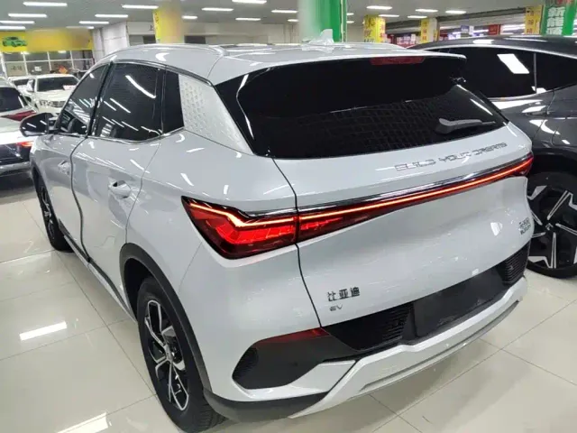 BYD Yuan PLUS — Фото автомобиля 4