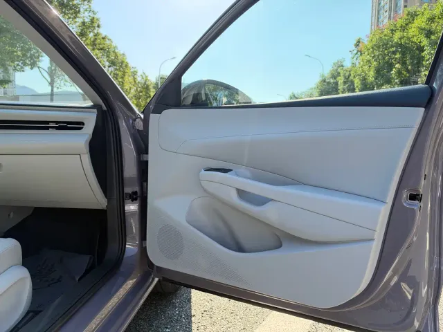 Volkswagen Lavida — Фото автомобиля 16