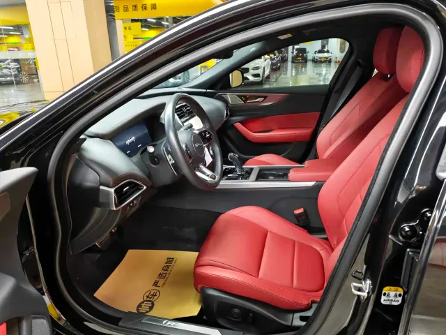 Jaguar XEL — Фото автомобиля 9