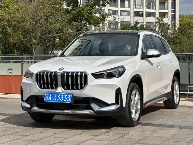 Фотография автомобиля — BMW X1