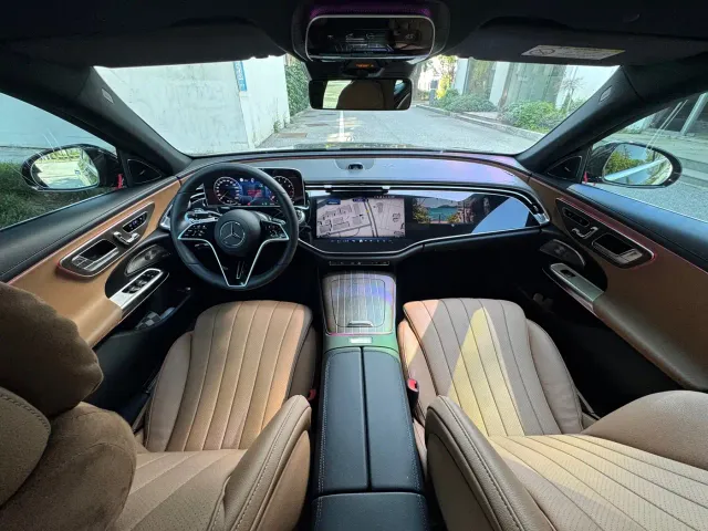 Mercedes-Benz E-Class — Фото автомобиля 17