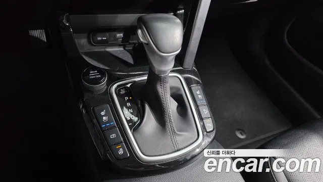 Kia Seltos — Фото автомобиля 12