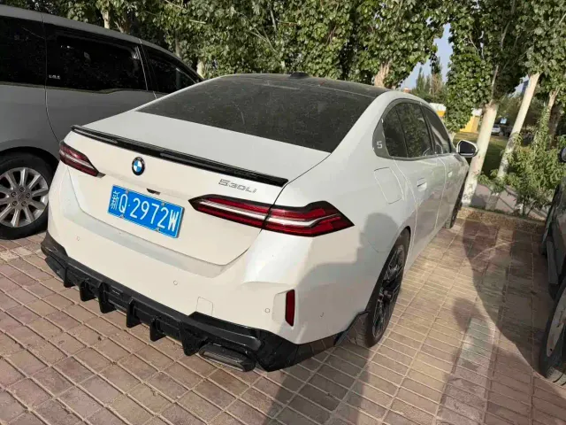 BMW 5 Series — Фото автомобиля 4