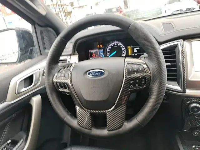 Ford Everest — Фото автомобиля 10