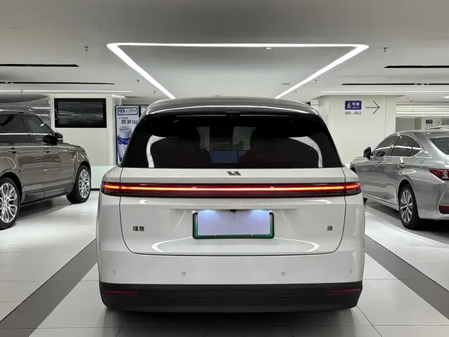 Li Auto Li i8 2025 Standard Edition — Фото автомобиля 5