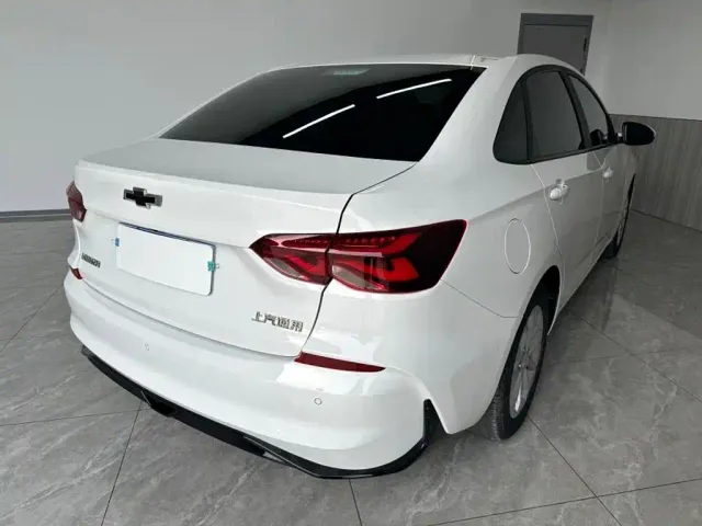 Chevrolet Monza — Фото автомобиля 6