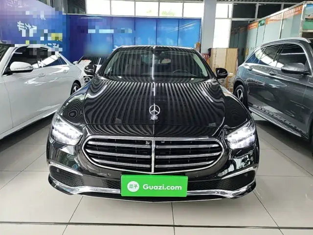 Mercedes-Benz E-Class — Фото автомобиля 2