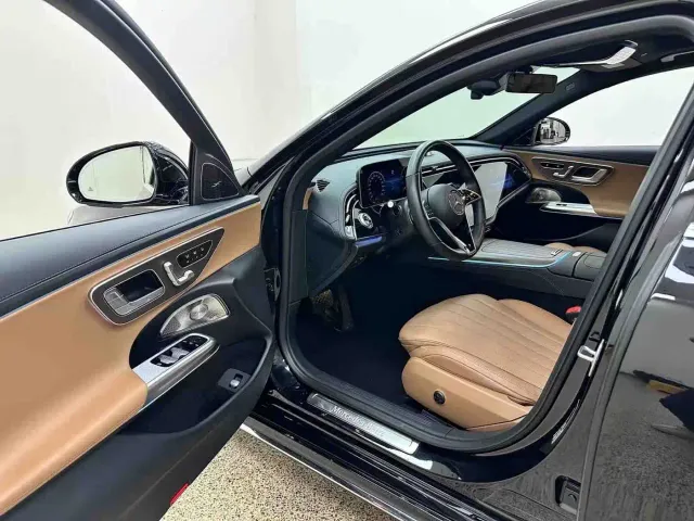 Mercedes-Benz E-Class — Фото автомобиля 12