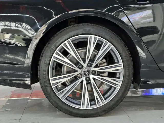 Audi A6L — Фото автомобиля 11