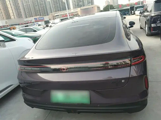 Changan Qiyuan A06 — Фото автомобиля 5