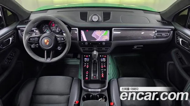 Porsche Macan — Фото автомобиля 10