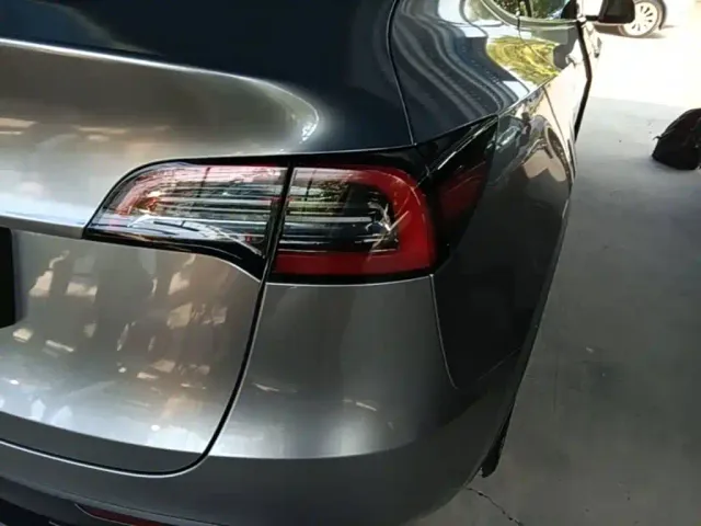 Tesla Model Y — Фото автомобиля 7