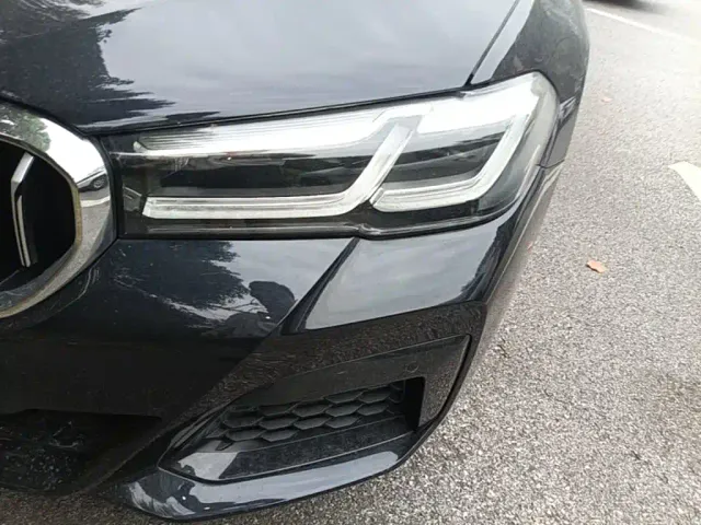 BMW 5 Series — Фото автомобиля 23