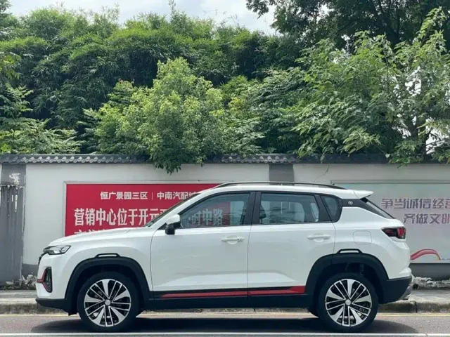 Changan CS35 Plus — Фото автомобиля 7