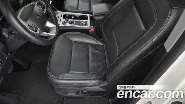 Ford Explorer — Фото автомобиля 25