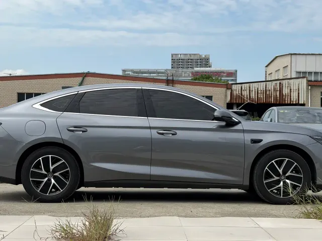 BYD Qin L — Фото автомобиля 7