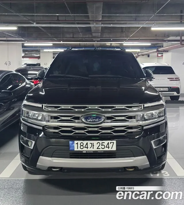 Ford Expedition — Фото автомобиля 3
