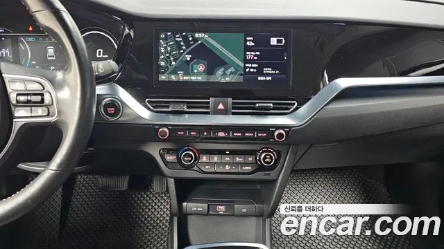 Kia Niro — Фото автомобиля 17