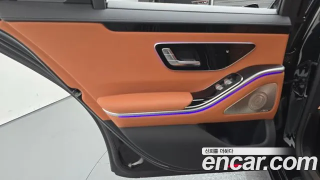 Mercedes-Benz S-Class — Фото автомобиля 23