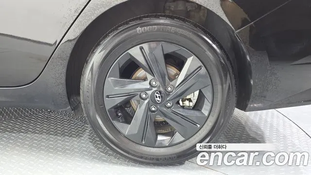 Hyundai AVANTE — Фото автомобиля 21