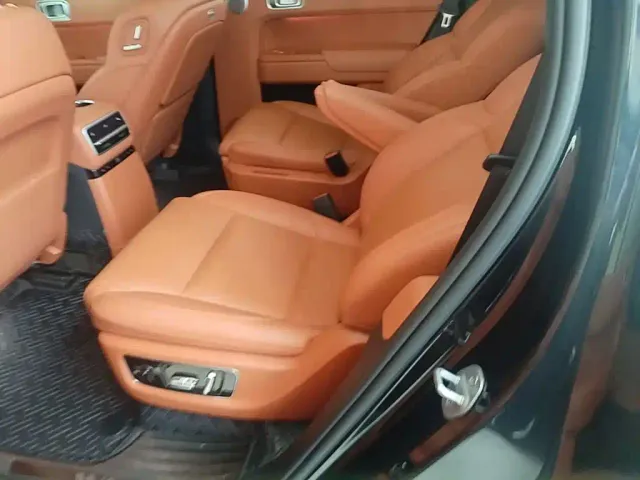 Li Auto L9 — Фото автомобиля 16