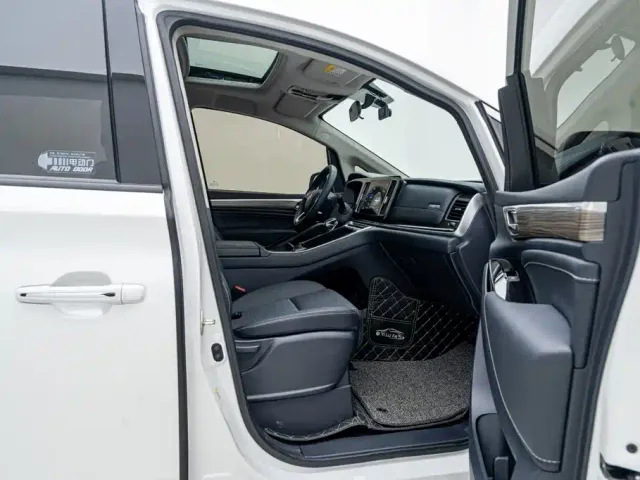 GAC Trumpchi M8 — Фото автомобиля 16