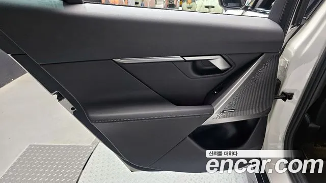 BMW 5 Series G60 — Фото автомобиля 25