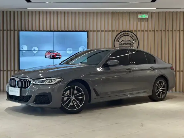 Фотография автомобиля — BMW 5 Series