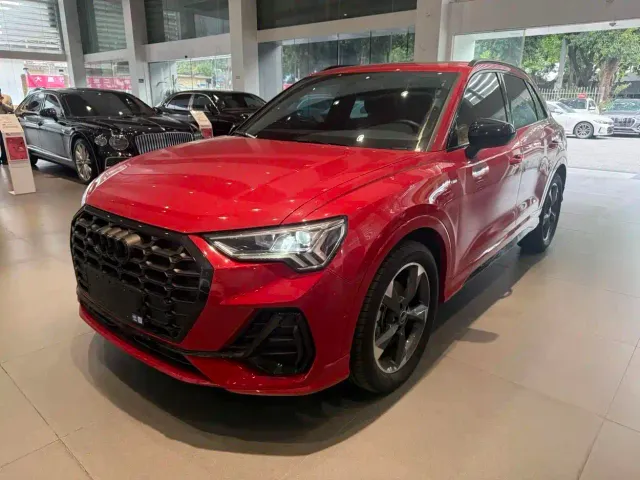 Фотография автомобиля — Audi Q3